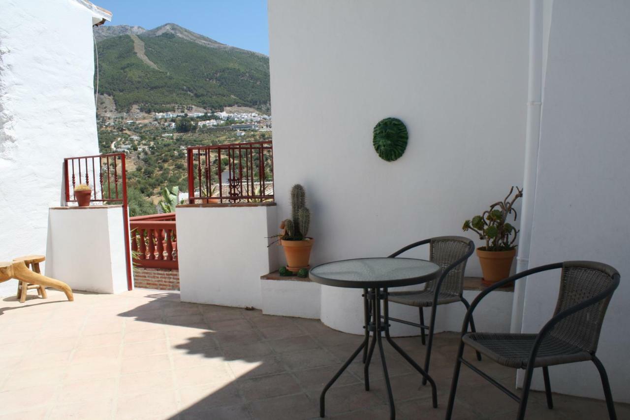 Boutique Bed & Breakfast Casa Utopia Alcaucin Luaran gambar