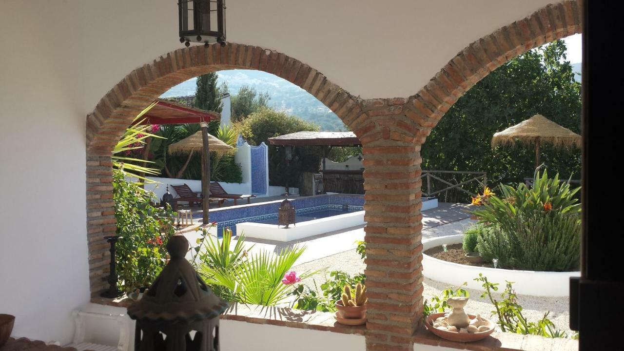 Boutique Bed & Breakfast Casa Utopia Alcaucin Luaran gambar