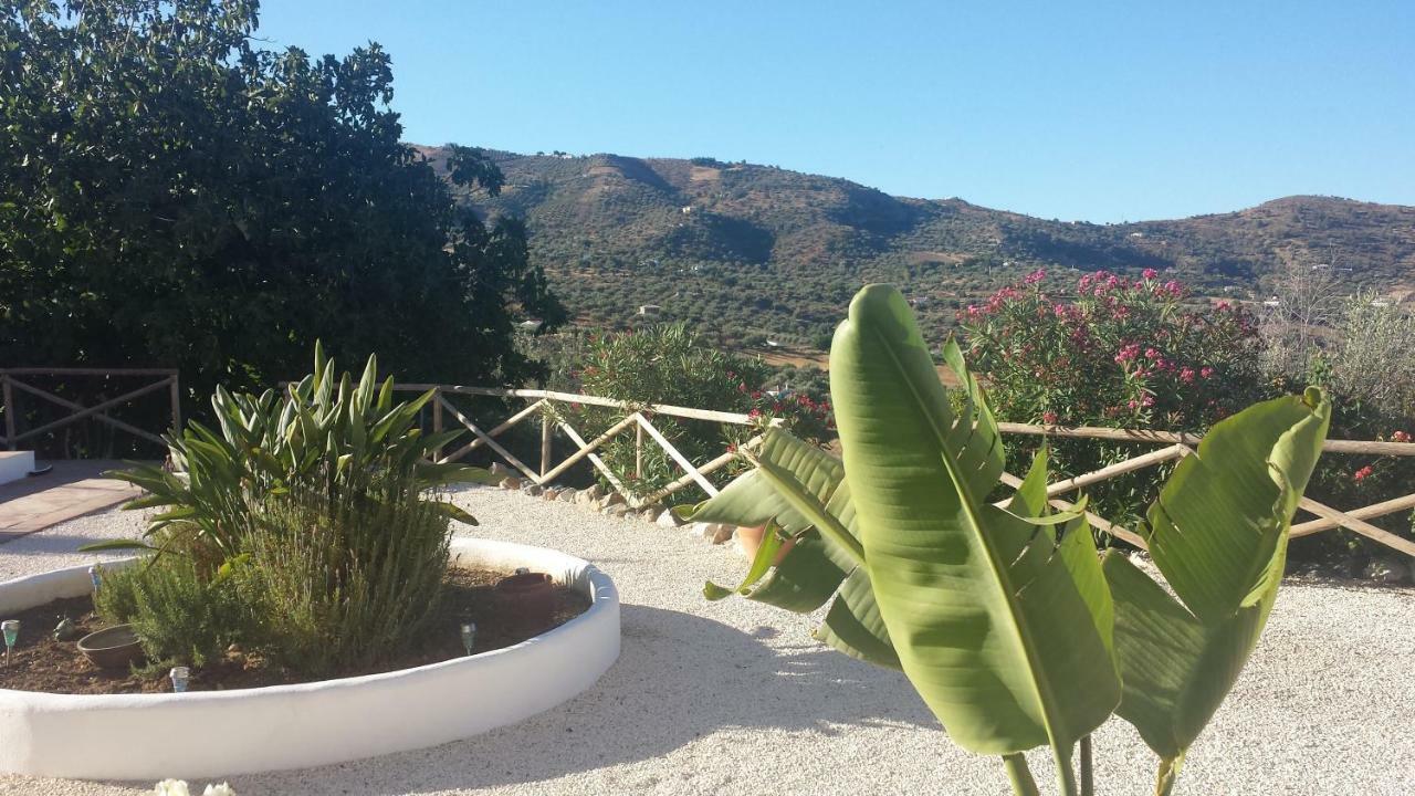 Boutique Bed & Breakfast Casa Utopia Alcaucin Luaran gambar
