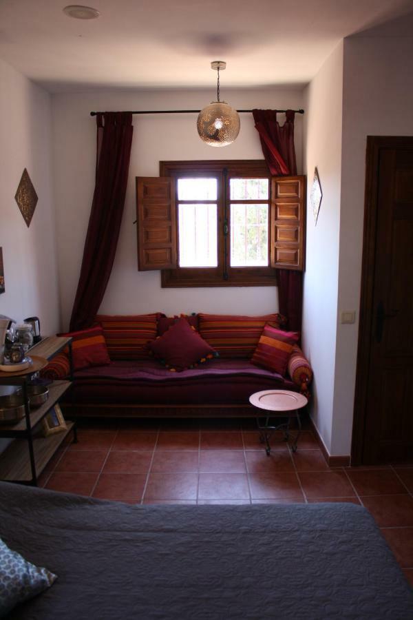 Boutique Bed & Breakfast Casa Utopia Alcaucin Luaran gambar