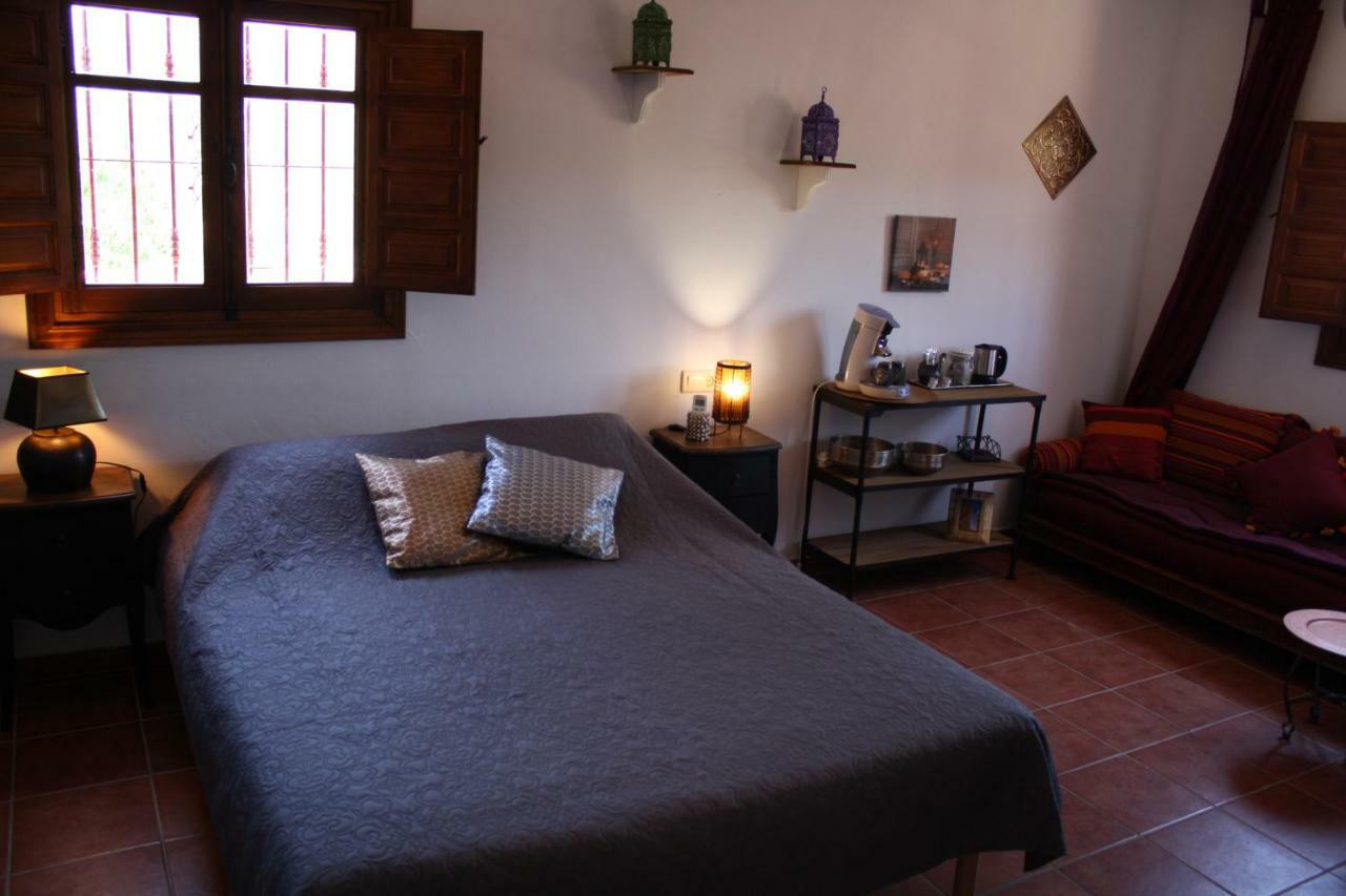 Boutique Bed & Breakfast Casa Utopia Alcaucin Luaran gambar