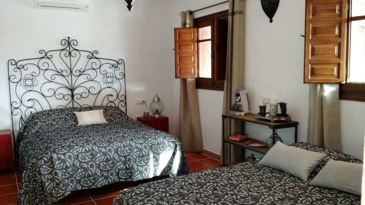 Boutique Bed & Breakfast Casa Utopia Alcaucin Luaran gambar